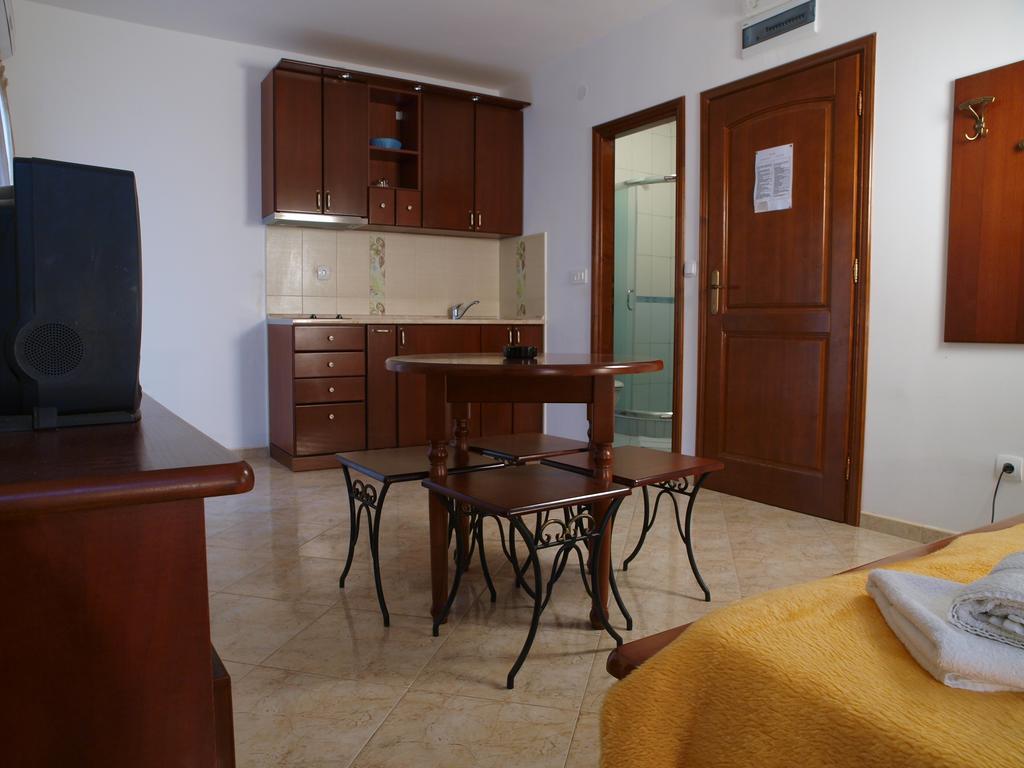 Apartments Obala Dragovic Petrovazzo Camera foto
