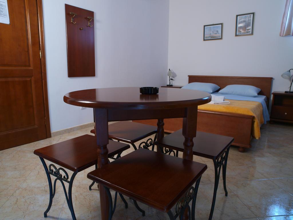 Apartments Obala Dragovic Petrovazzo Camera foto