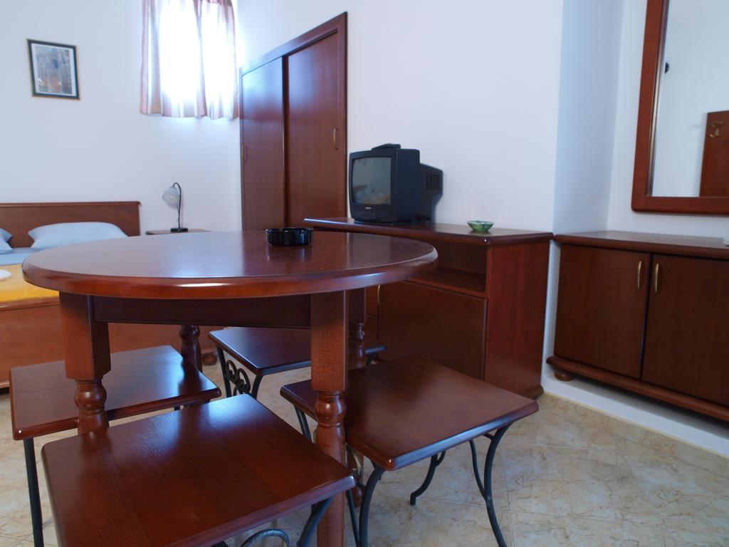 Apartments Obala Dragovic Petrovazzo Camera foto