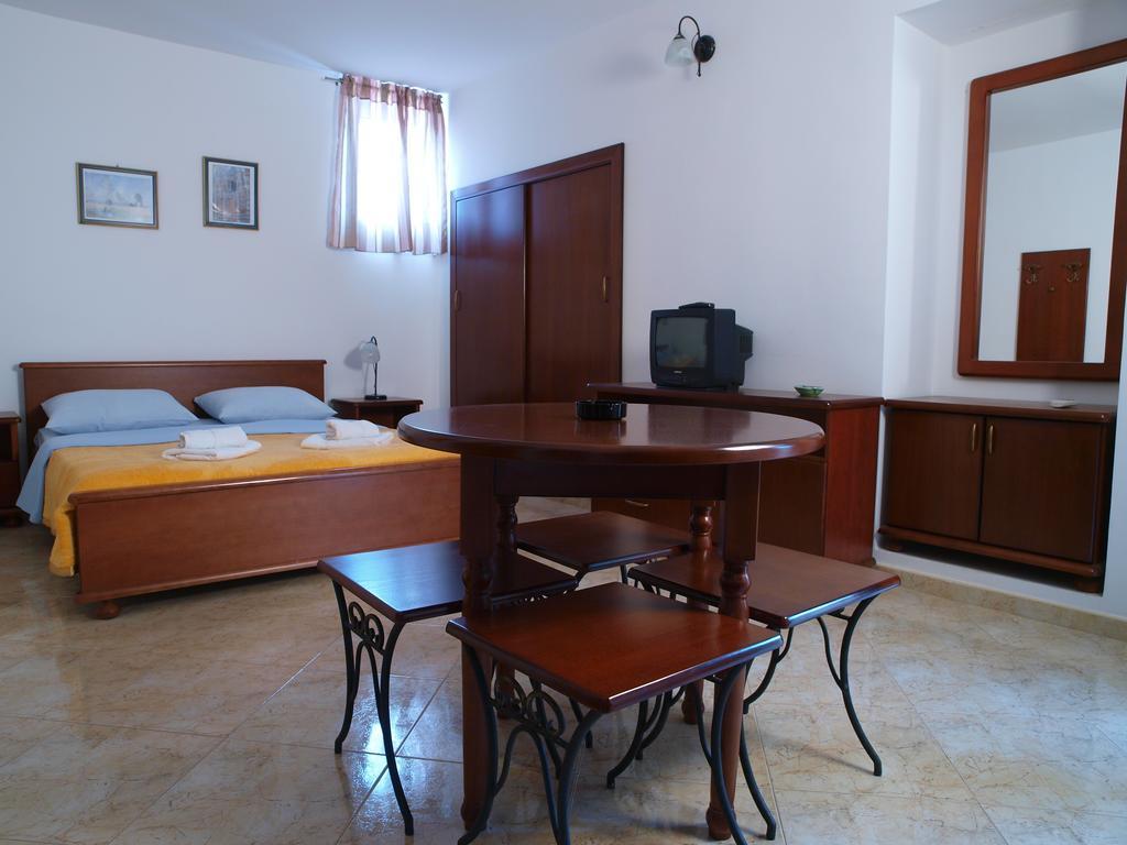 Apartments Obala Dragovic Petrovazzo Camera foto